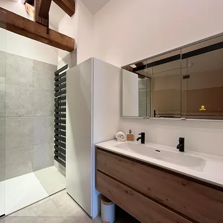 Traube 5 Apartment
